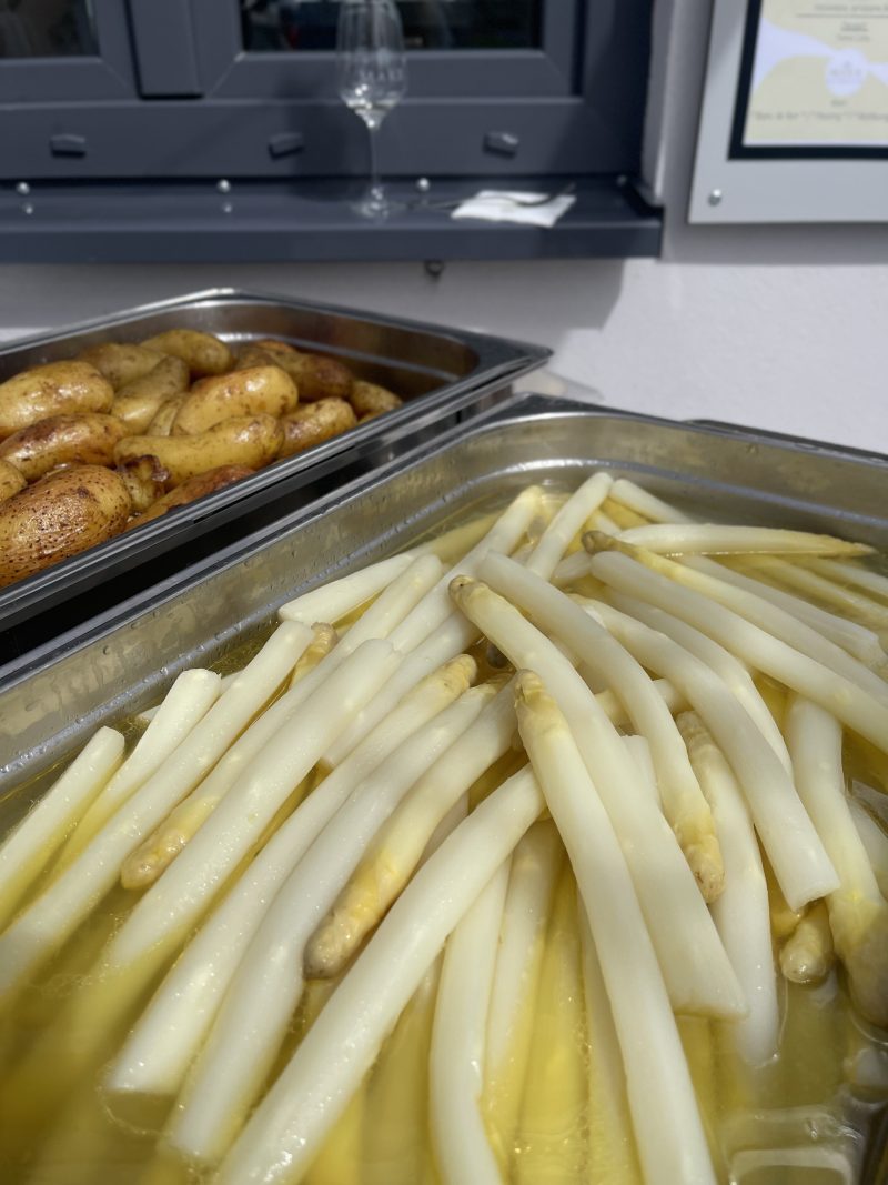 Junger Wein trifft knackigen Spargel - Sonntag, 01.06.2025, 12:00 - 15:00 Uhr – Bild 6